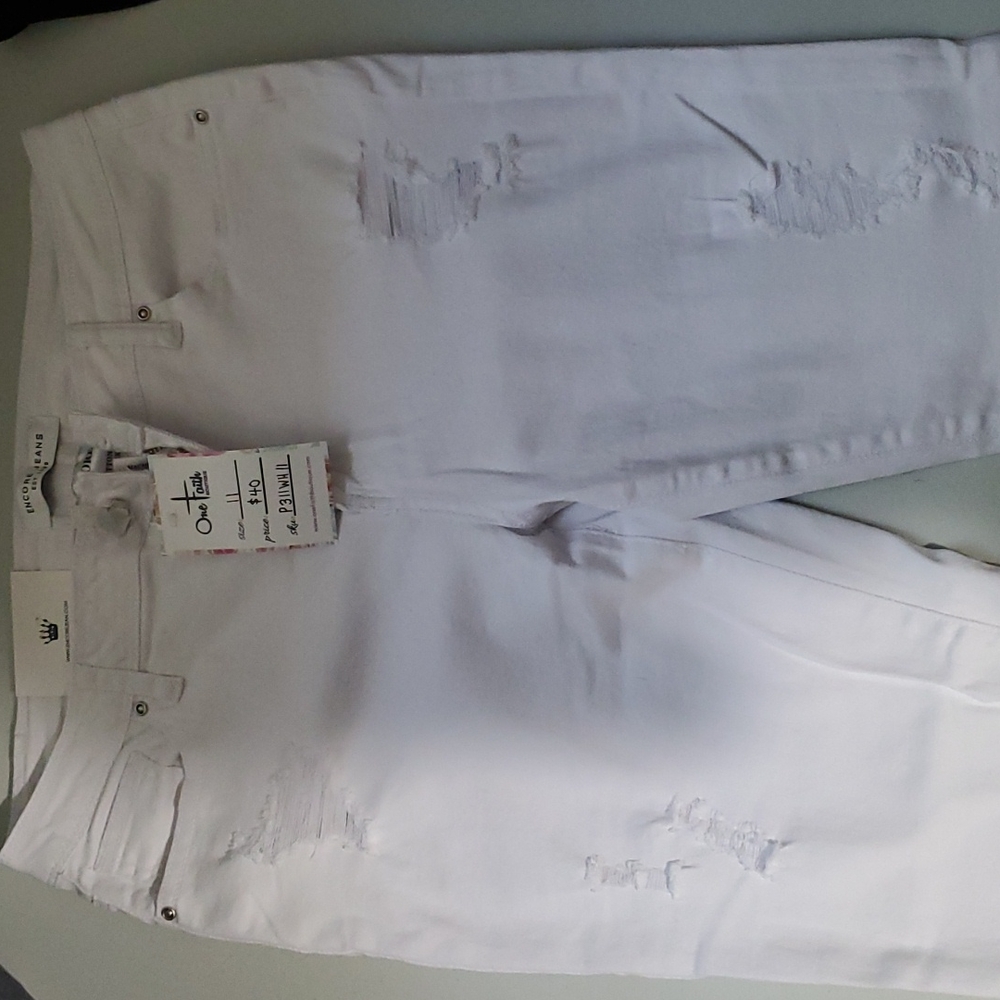 Encore Capris - Picture 2 of 5